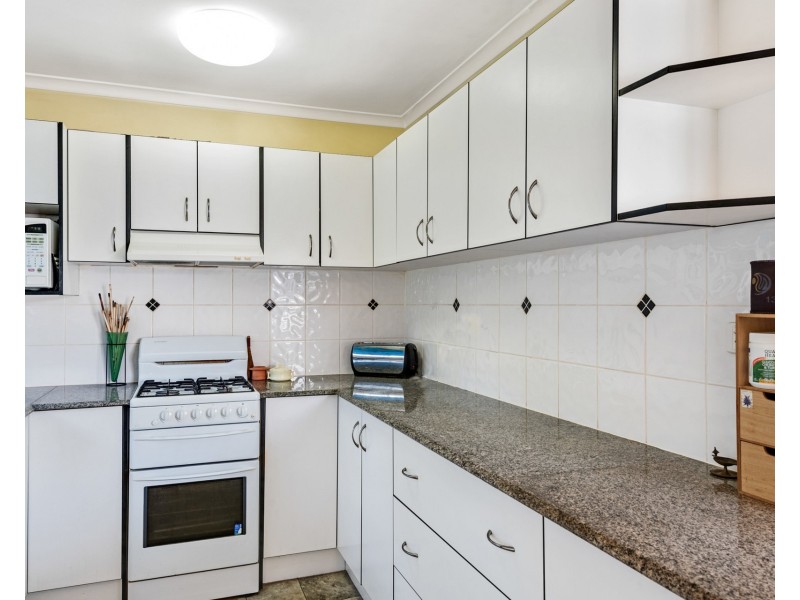 4 Eyre Street, Woodridge QLD 4114