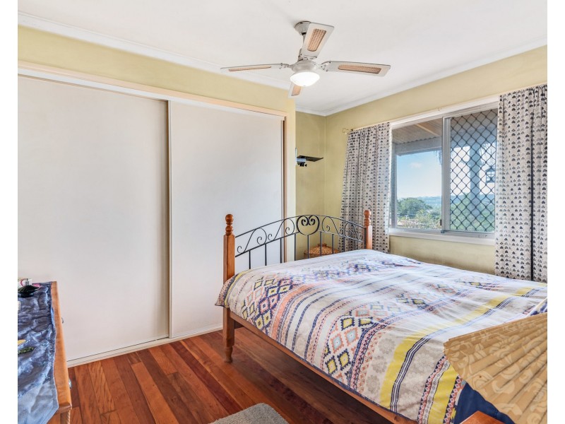 4 Eyre Street, Woodridge QLD 4114