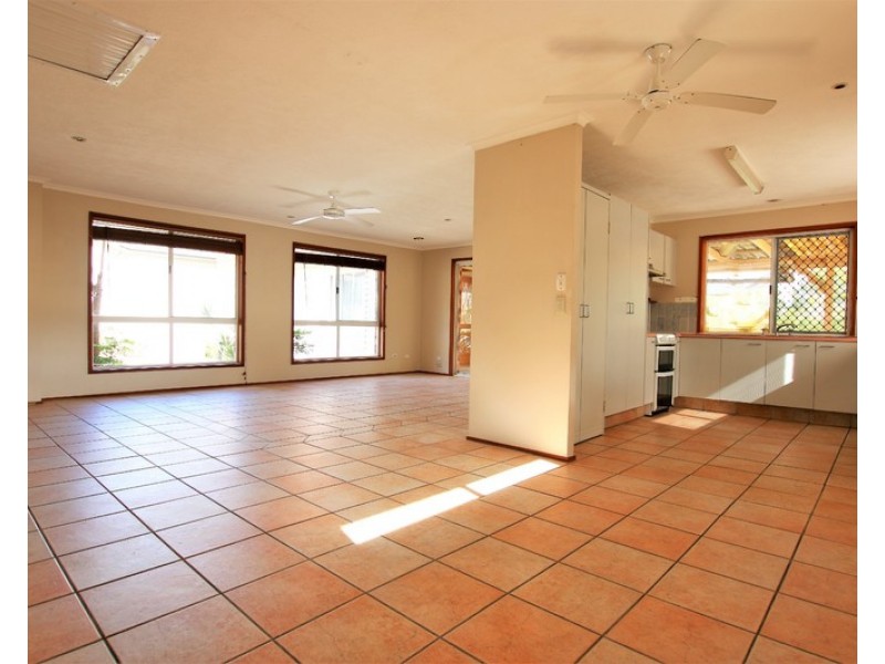 65 Plateau Crescent, Carrara QLD 4211