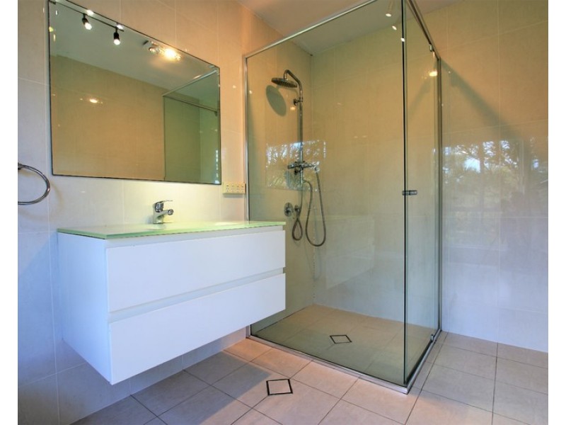 65 Plateau Crescent, Carrara QLD 4211