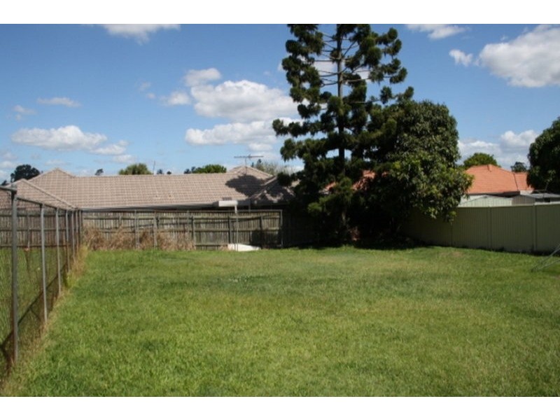 225 Broadwater Road, Mansfield QLD 4122