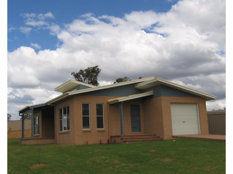 18 Palmer Avenue, Mudgee NSW 2850