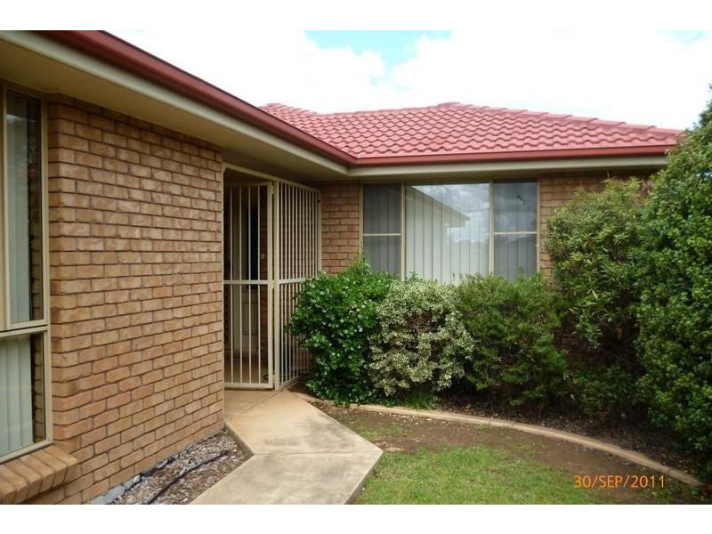 17 Woodside Close, Mudgee NSW 2850