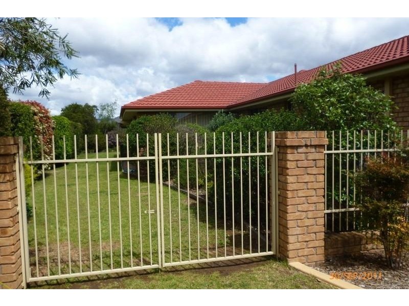 17 Woodside Close, Mudgee NSW 2850