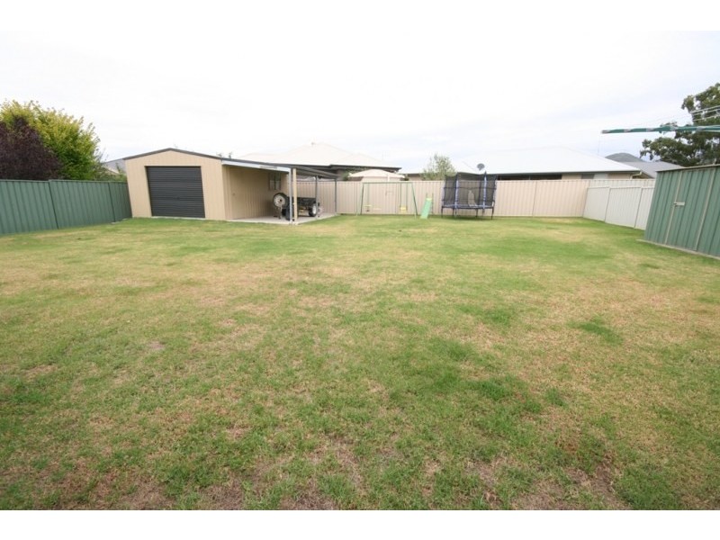 9 Woodside Close, Mudgee NSW 2850