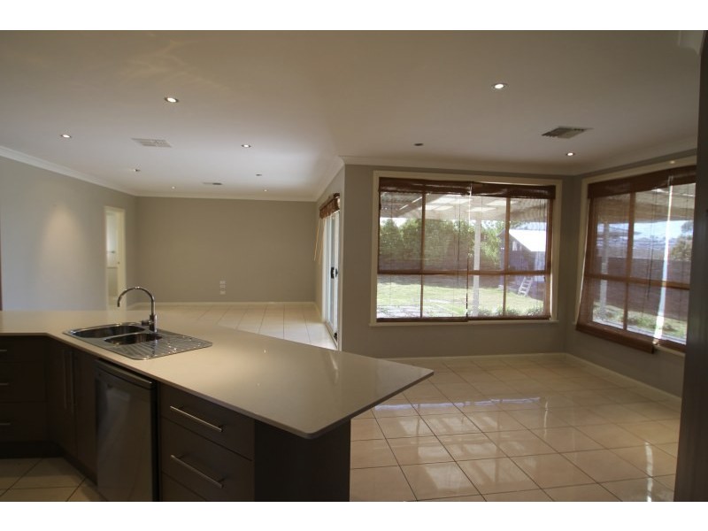 22 White Circle, Mudgee NSW 2850