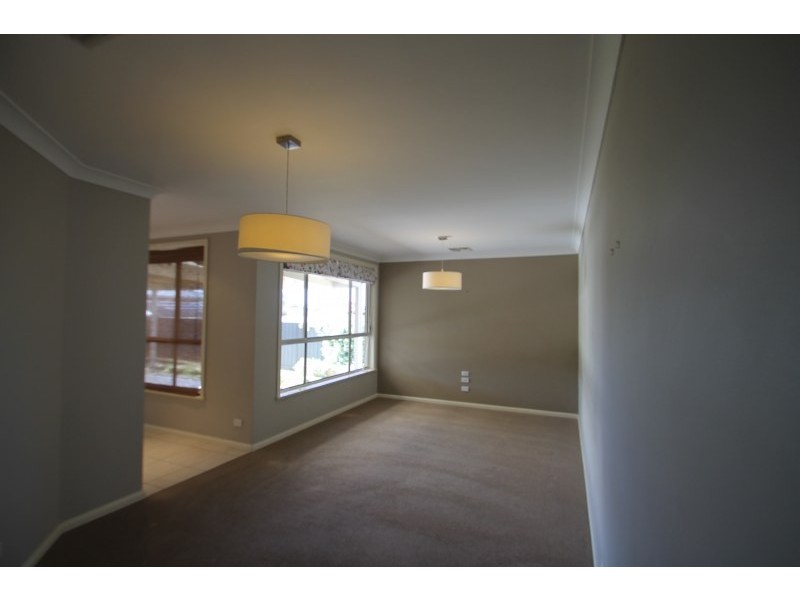 22 White Circle, Mudgee NSW 2850
