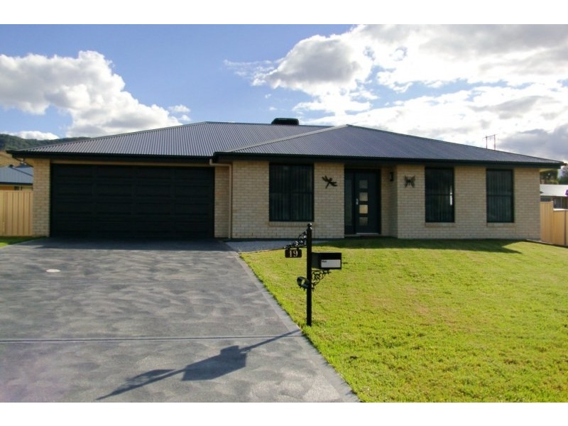 19 Hardy Crescent, Mudgee NSW 2850