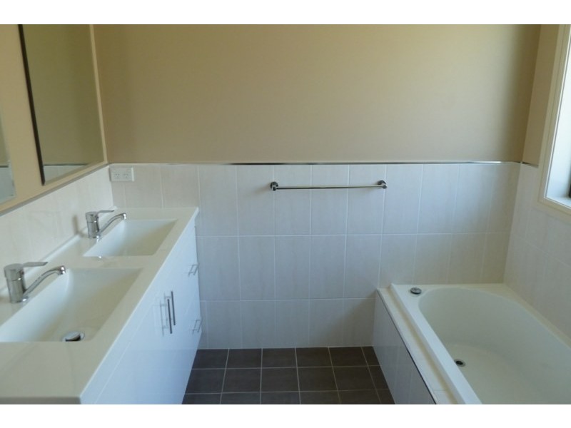 19 Hardy Crescent, Mudgee NSW 2850