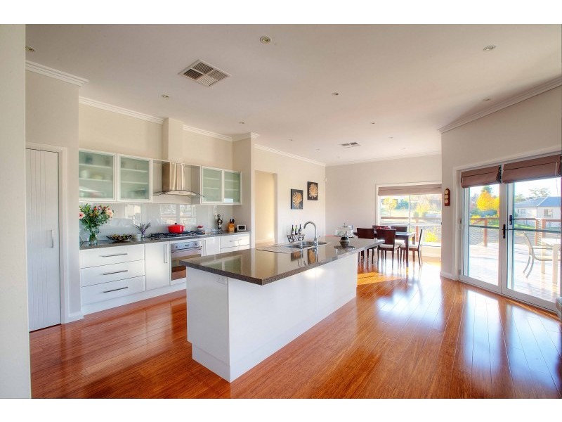 16 Bateman Avenue, Mudgee NSW 2850