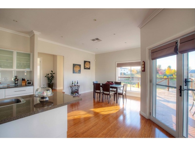 16 Bateman Avenue, Mudgee NSW 2850