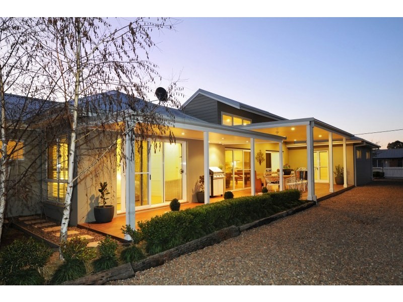 11 Mealey Street, Mudgee NSW 2850