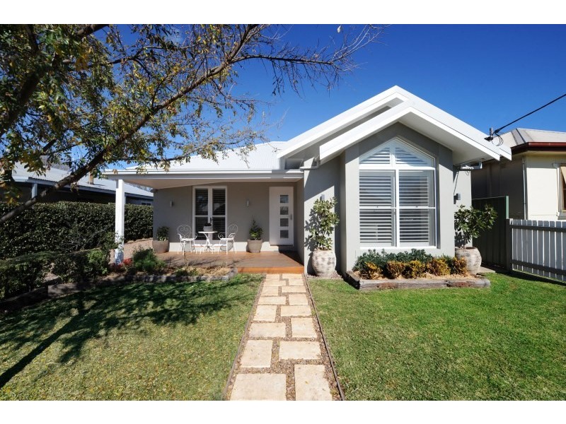 11 Mealey Street, Mudgee NSW 2850