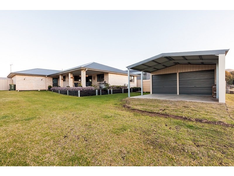 24 Bateman Avenue, Mudgee NSW 2850