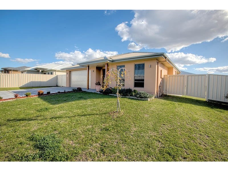 14 Kellett Drive, Mudgee NSW 2850