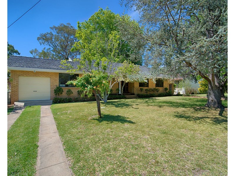 77 Mulgoa Way, Mudgee NSW 2850
