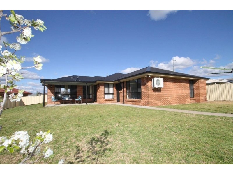 33 Hardy Crescent, Mudgee NSW 2850
