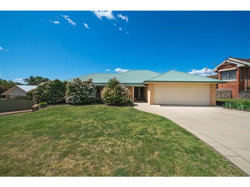 32 Dewhurst Drive, Mudgee NSW 2850