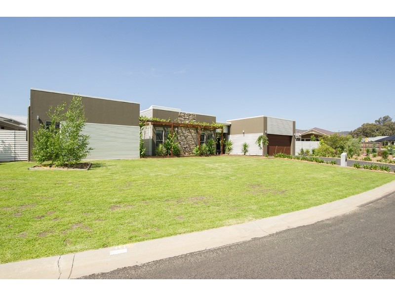 8 Inverness Avenue, Mudgee NSW 2850