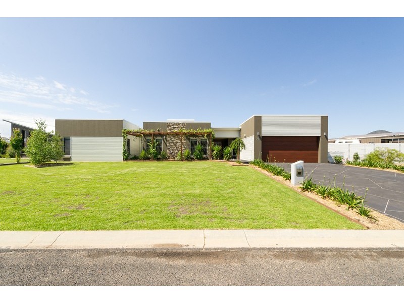 8 Inverness Avenue, Mudgee NSW 2850