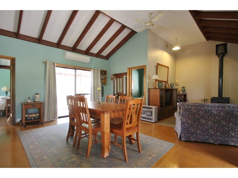 27 Roberts Road, Mudgee NSW 2850