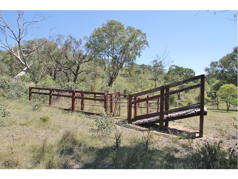 27 Roberts Road, Mudgee NSW 2850