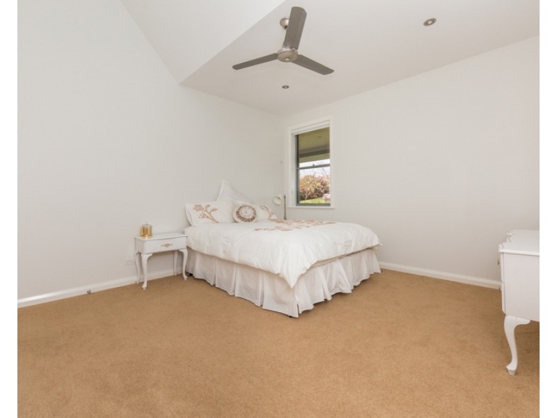 30 Robert Hoddle Grove, Mudgee NSW 2850