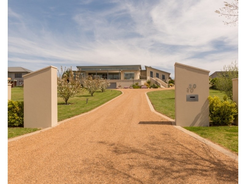 30 Robert Hoddle Grove, Mudgee NSW 2850