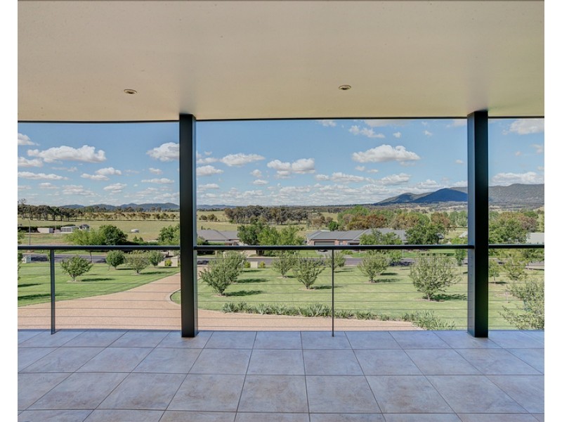 30 Robert Hoddle Grove, Mudgee NSW 2850