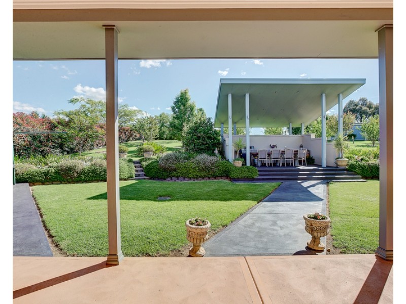 30 Robert Hoddle Grove, Mudgee NSW 2850