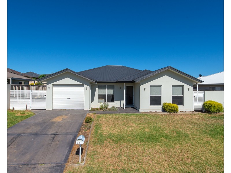 4 & 4a Kellett Drive, Mudgee NSW 2850