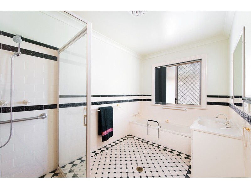 8C Cedar Avenue, Mudgee NSW 2850