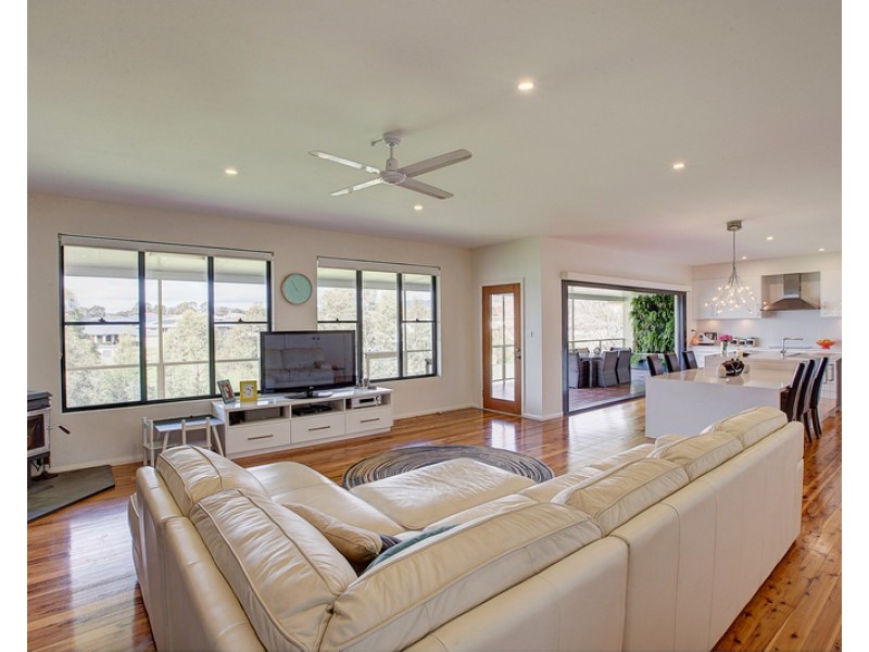 27 Woodside Close, Mudgee NSW 2850