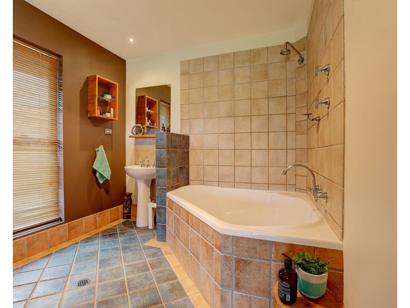 27 Woodside Close, Mudgee NSW 2850