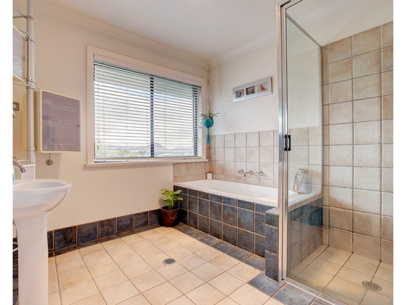 27 Woodside Close, Mudgee NSW 2850