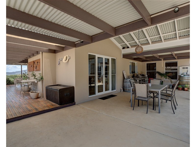 6 Robert Jones Street, Mudgee NSW 2850