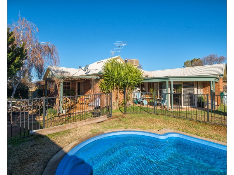 18 Melton Road, Mudgee NSW 2850