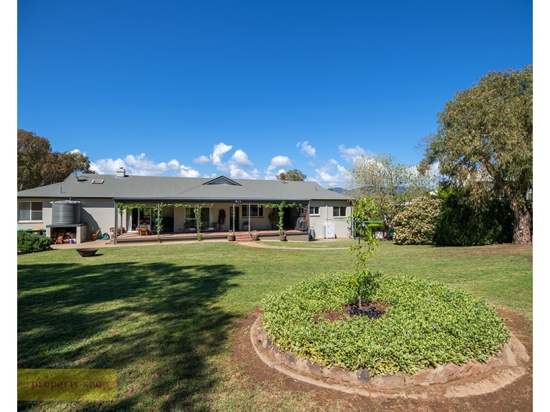 14 Robert Hoddle Grove, Mudgee NSW 2850