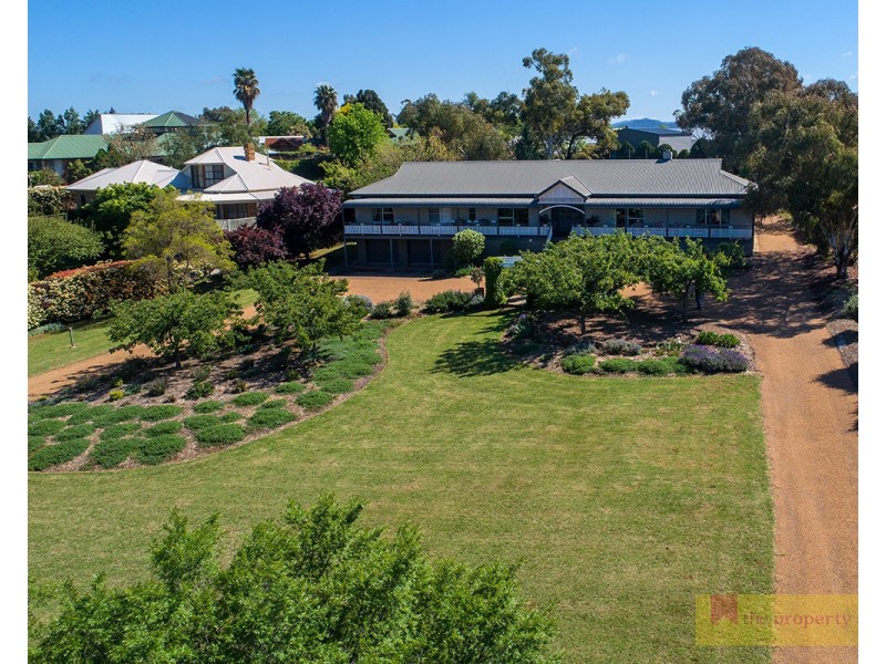 14 Robert Hoddle Grove, Mudgee NSW 2850