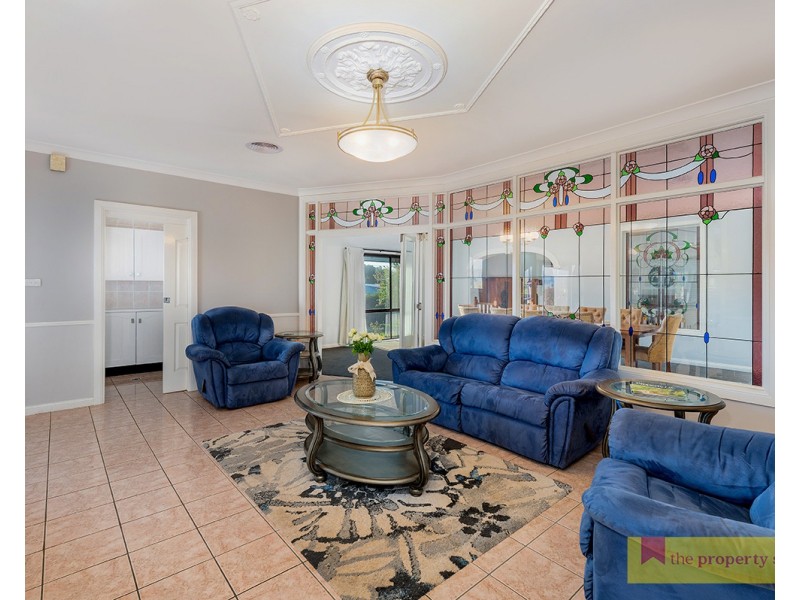5 Robert Hoddle Grove, Mudgee NSW 2850