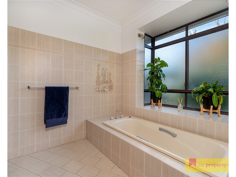 5 Robert Hoddle Grove, Mudgee NSW 2850