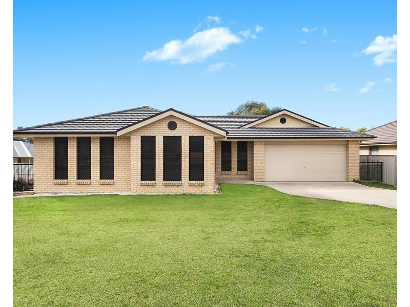 33 Macquarie Drive, Mudgee NSW 2850
