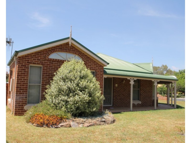 2/4 Macquarie Drive, Mudgee NSW 2850