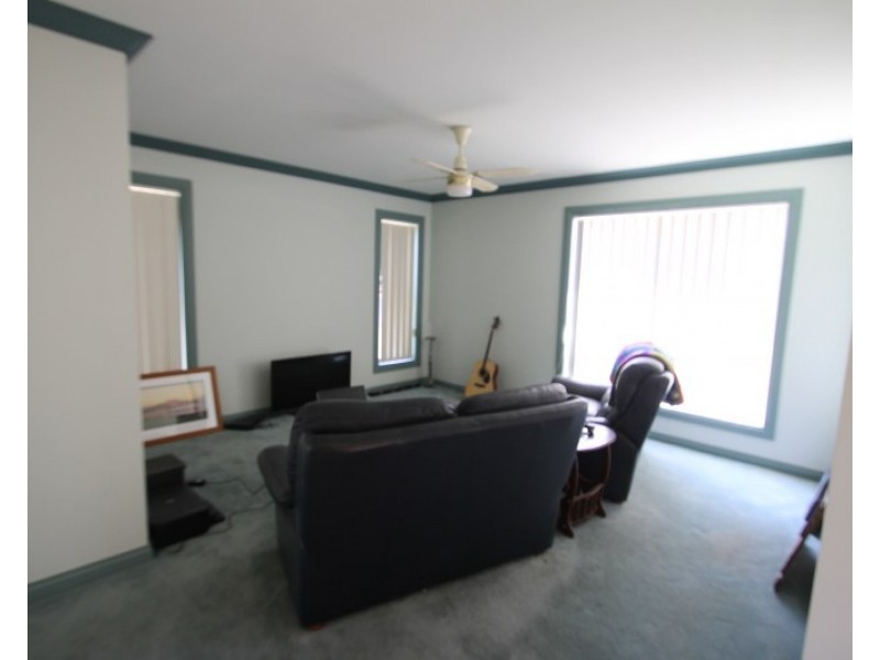 2/4 Macquarie Drive, Mudgee NSW 2850
