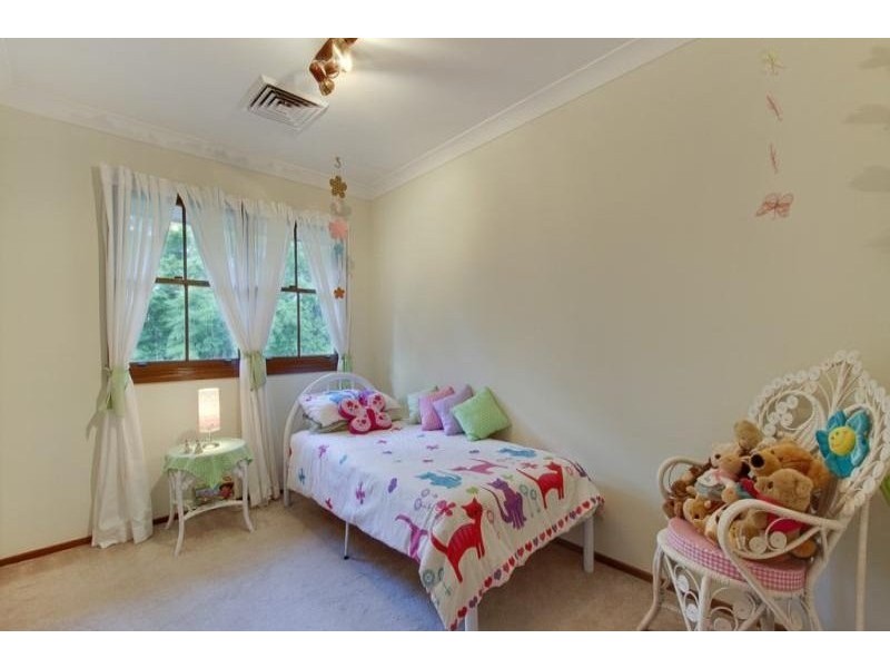 28 Rutherglen Avenue, Northmead NSW 2152