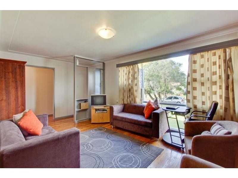 4 Henson Street, Toongabbie NSW 2146