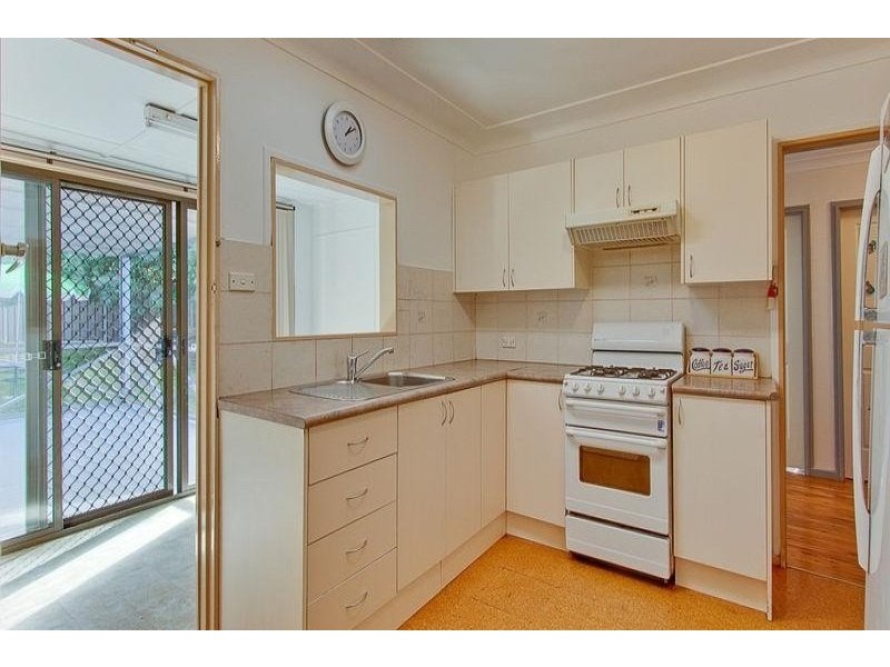 4 Henson Street, Toongabbie NSW 2146