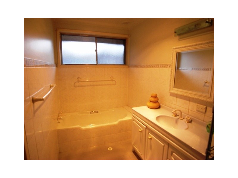 4 Churchill Drive, Winston Hills NSW 2153