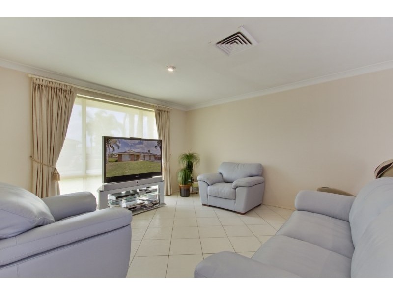 19 Forum Crescent, Baulkham Hills NSW 2153