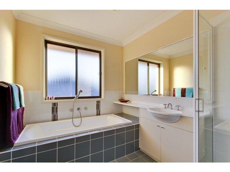 8 Kelvin Grove, Winston Hills NSW 2153